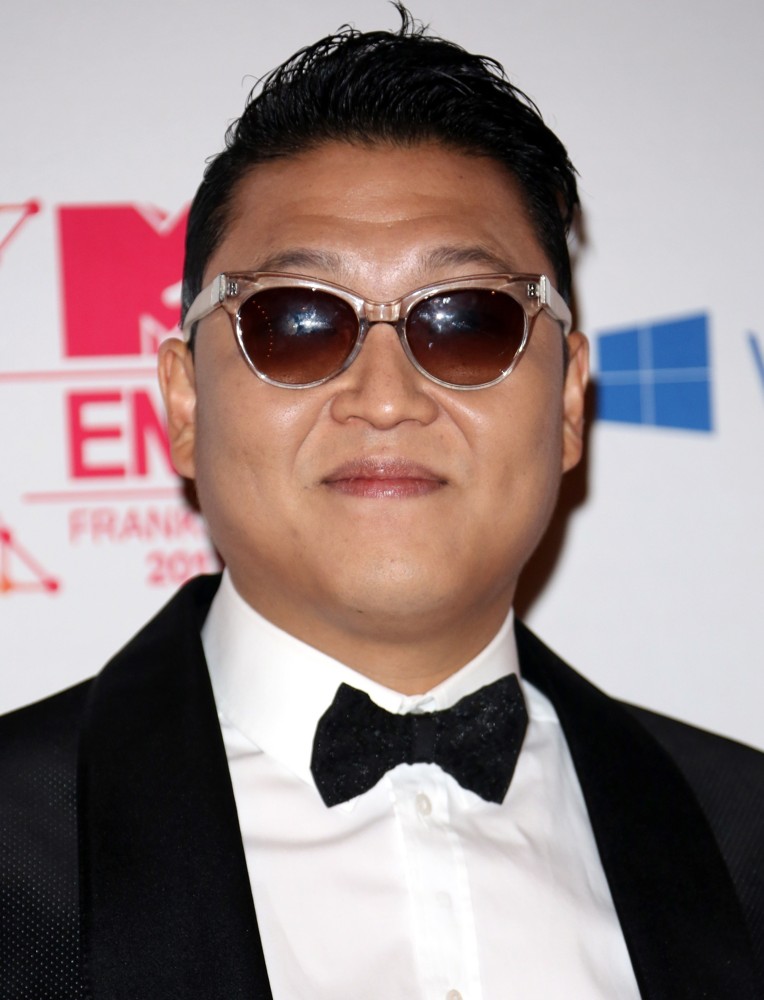 PSY;<br>The MTV EMA's 2012 - Arrivals