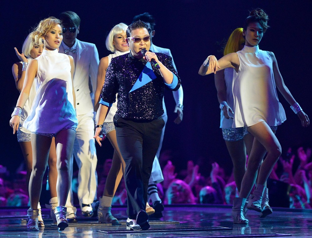 PSY;<br>The MTV EMA's 2012 - Show