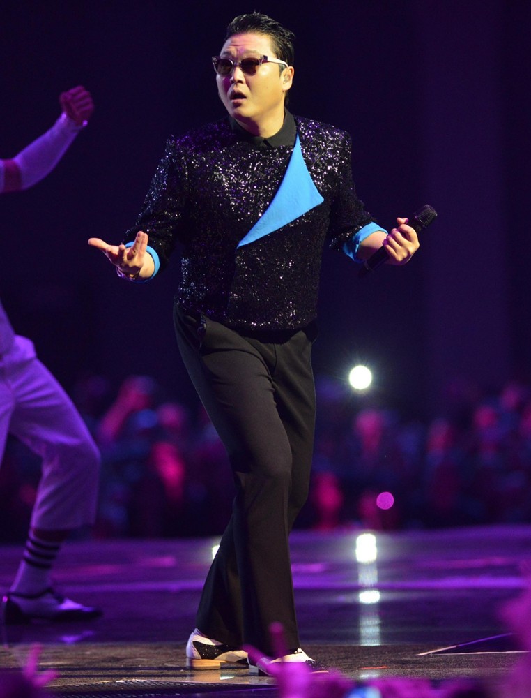 PSY;<br>The MTV EMA's 2012 - Show
