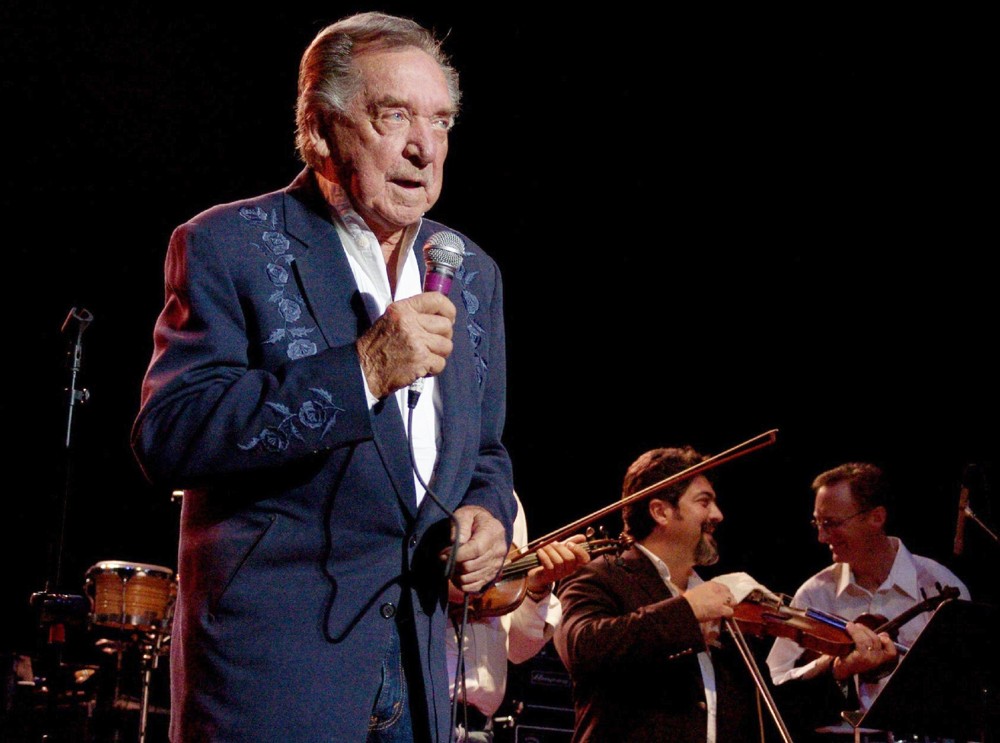 Ray Price;<br>Ray Price Performing on Stage at The Neighbours in Need Katrina Benefit