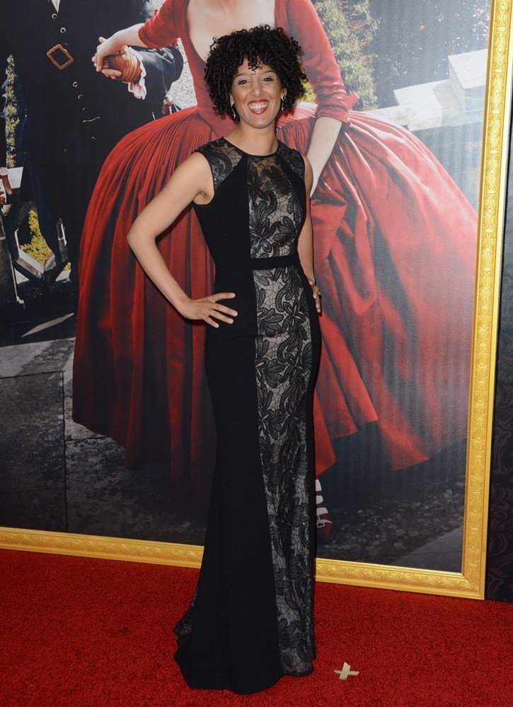 Raya Yarbrough Picture 2 Outlander Season 2 Premiere Red Carpet