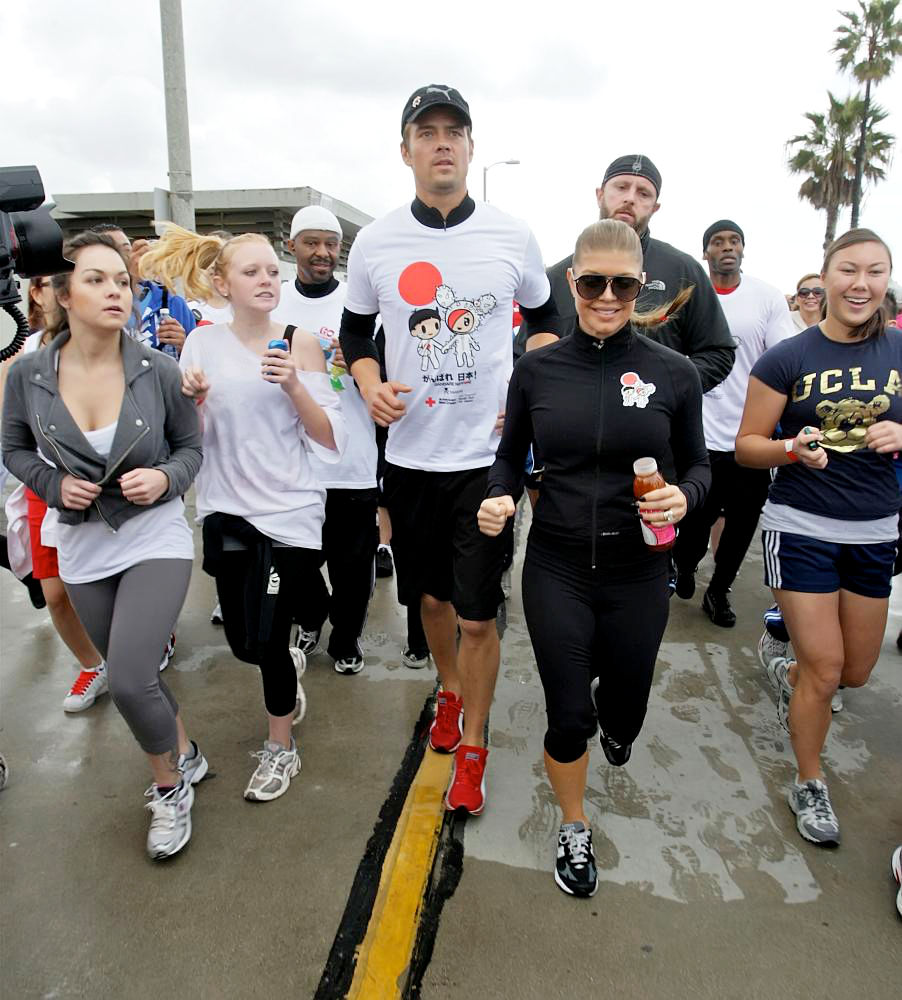 Josh Duhamel;Stacy Ferguson;<br>Celebrities Participate in 'Relief Run' Along Santa Monica Beach
