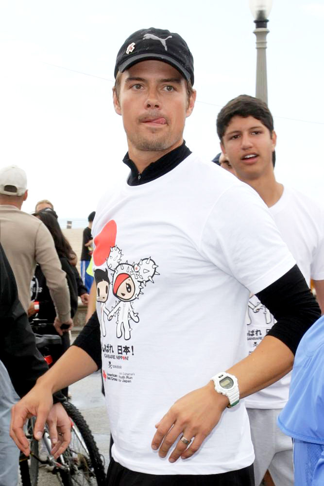 Josh Duhamel;<br>Celebrities Participate in 'Relief Run' Along Santa Monica Beach