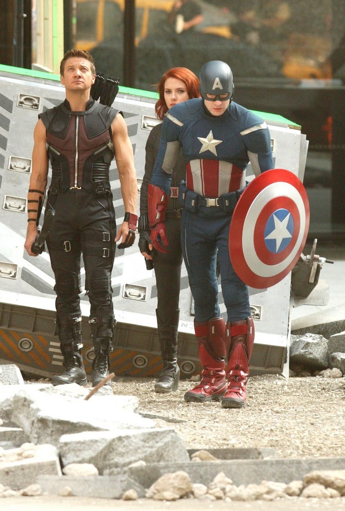Jeremy Renner;Scarlett Johansson;Chris Evans;<br>On The Film Set of The Avengers