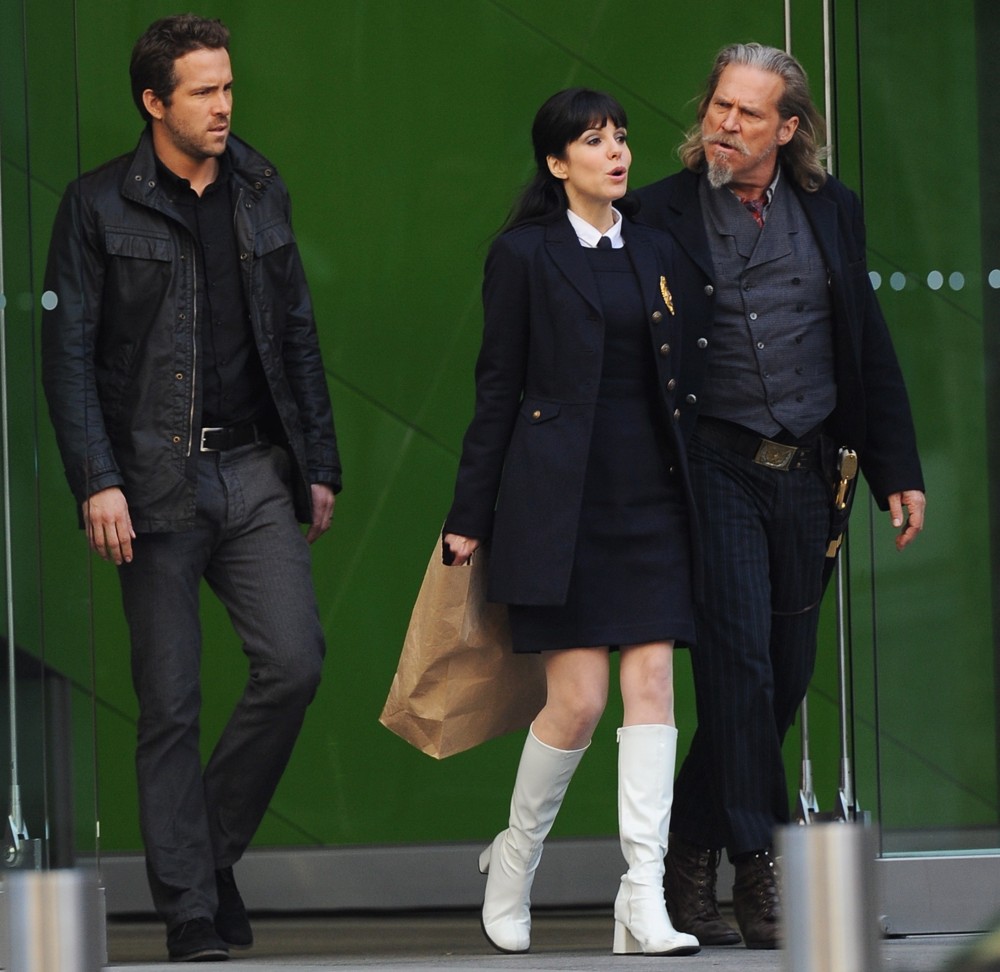 Ryan Reynolds;Mary-Louise Parker;Jeff Bridges;<br>Filming Scenes for The Movie R.I.P.D.