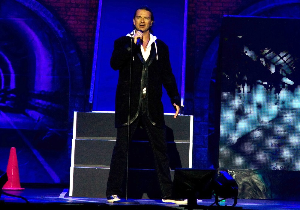 Ricardo Arjona;<br>Ricardo Arjona Performs Live as Part of A Special Valentine's Concert