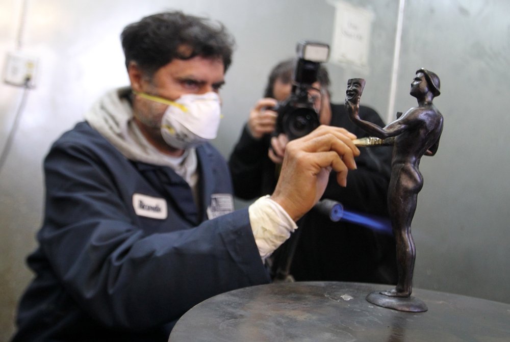 Ricardo Godinez;<br>SAG Awards Pouring of Statuette 2019