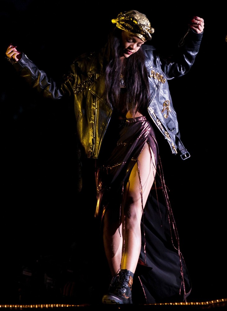 Rihanna;<br>Rihanna Performing at Peace and Love Festival