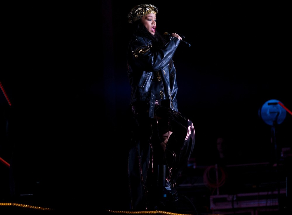 Rihanna;<br>Rihanna Performing at Peace and Love Festival