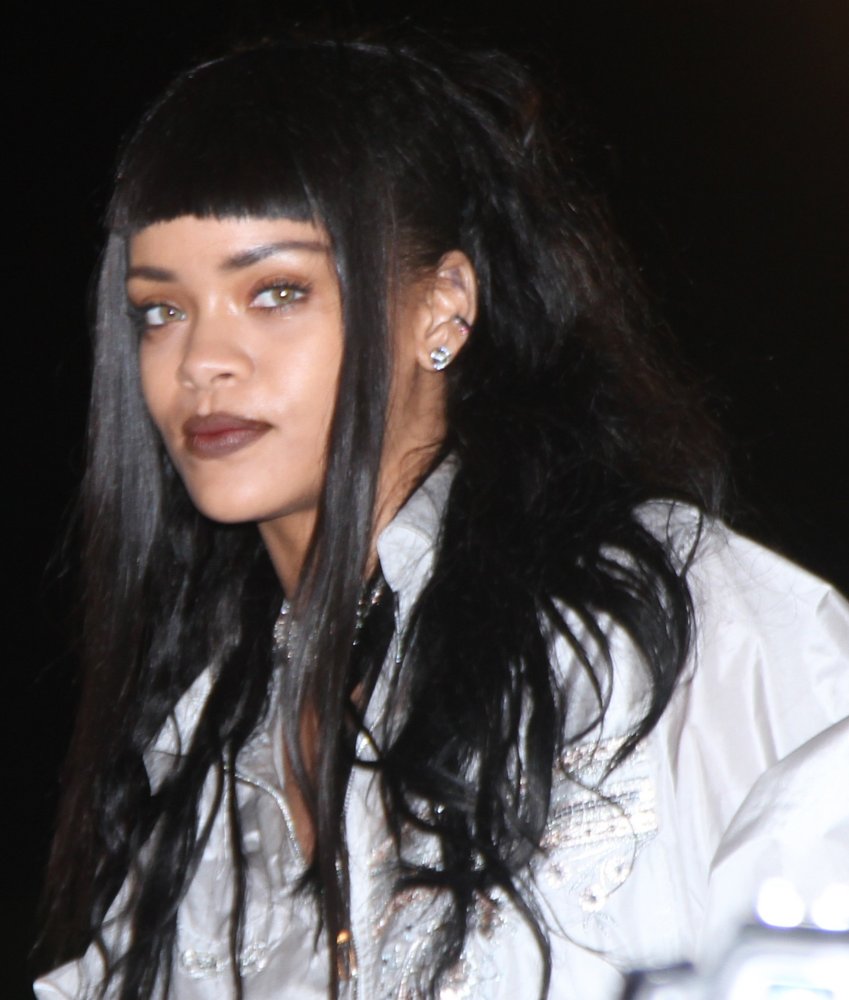 Rihanna;<br>Rihanna Attends A Photoshoot with Fans
