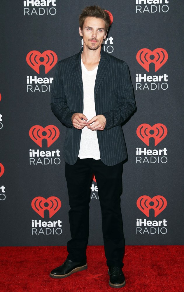 Riley Smith;<br>2016 iHeartRadio Music Festival - Arrivals