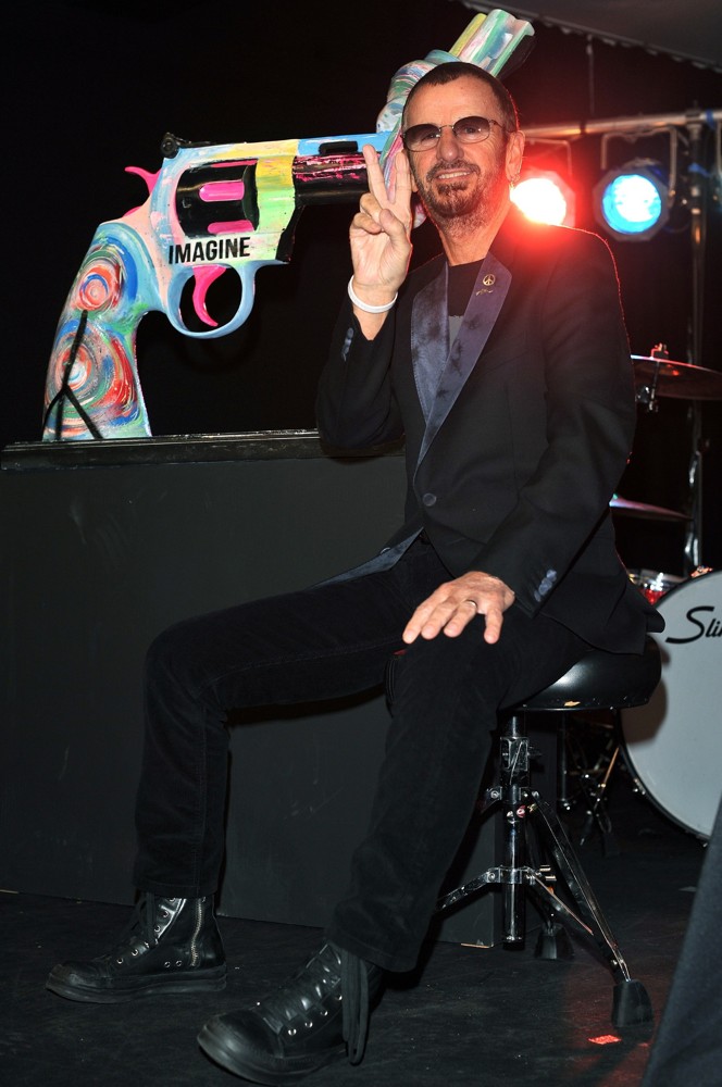 Ringo Starr;<br>Ringo Starr Unveils His Uniquely Designed Replica Knotted Gun - Photocall