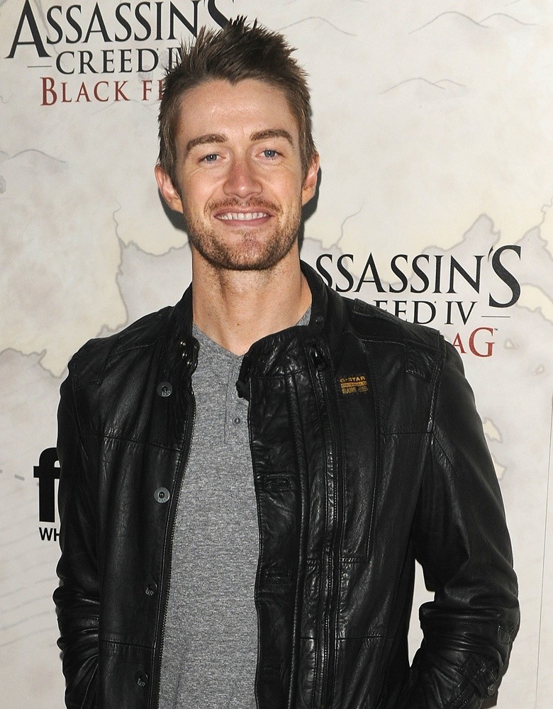 Robert Buckley Pictures, Latest News, Videos.