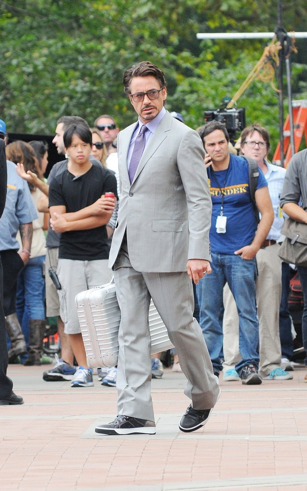 Robert Downey Jr.;<br>Actors on The Set of The Avengers Shooting on Location in Manhattan