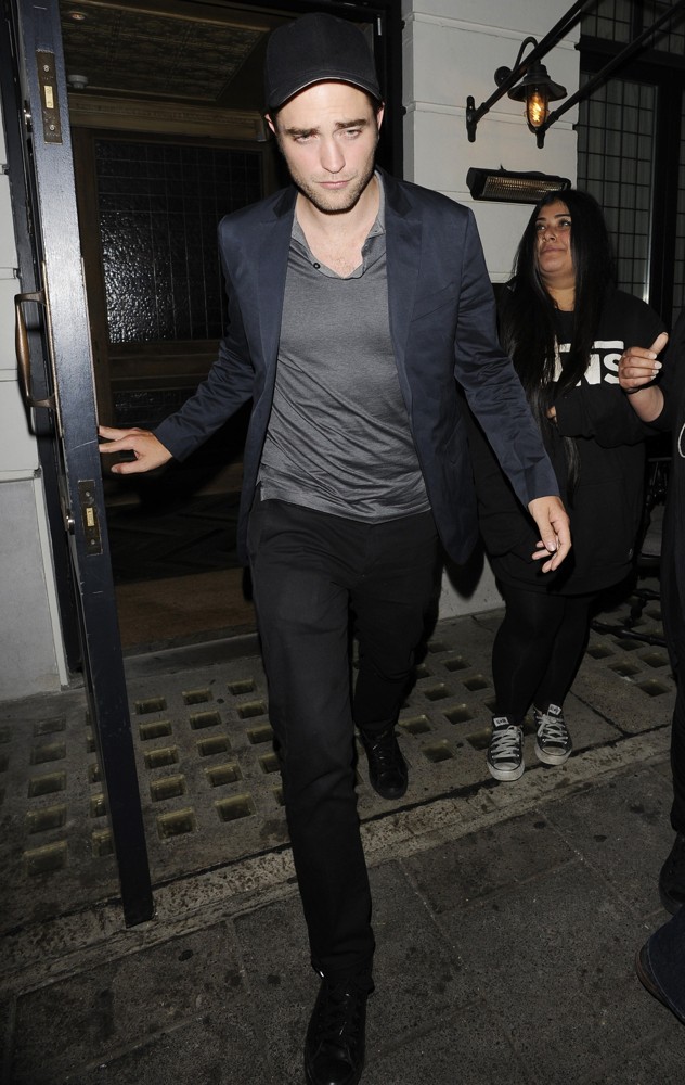 Robert Pattinson;<br>Robert Pattinson Leaves A Restaurant in Mayfair