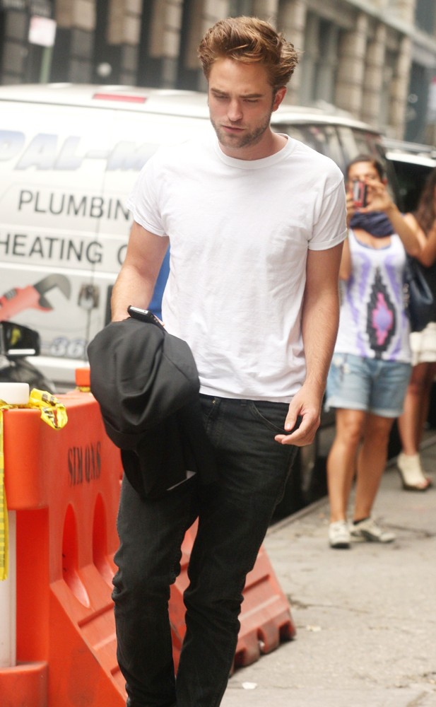 Robert Pattinson;<br>Robert Pattinson Seen Returning to His Car
