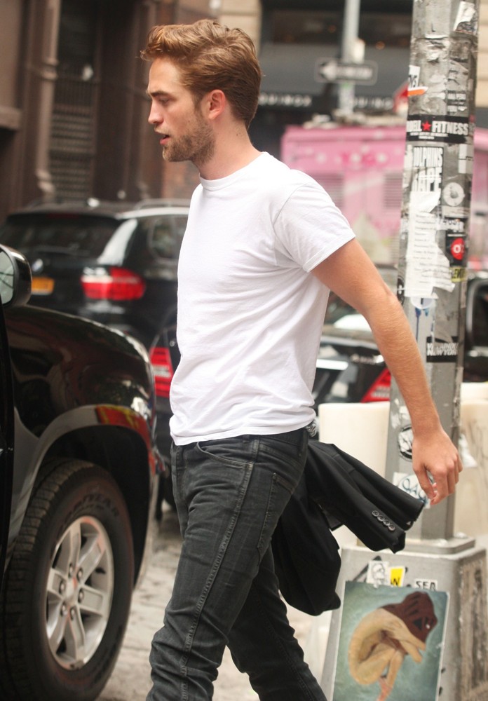 Robert Pattinson;<br>Robert Pattinson Seen Returning to His Car