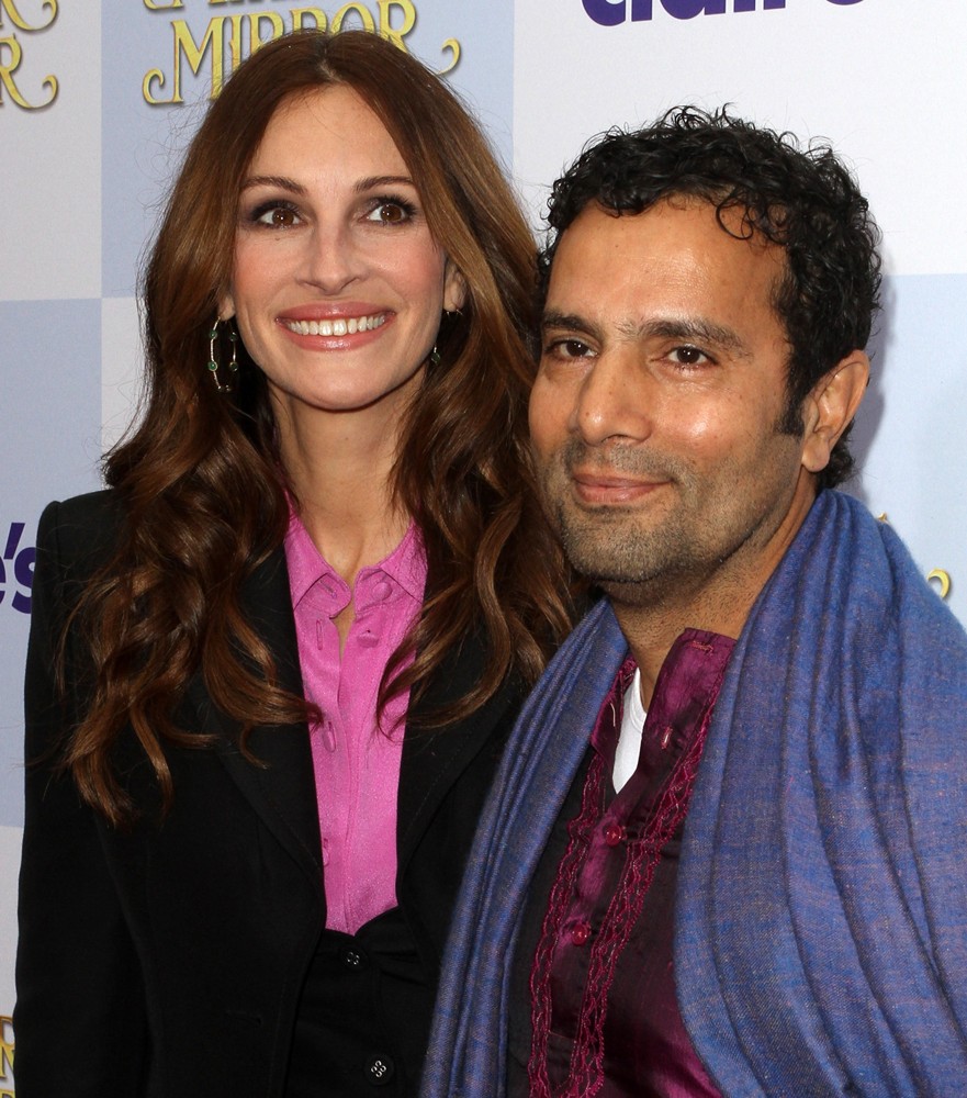 Julia Roberts;Tarsem Singh;<br>Relativity Media Presents The Los Angeles Premiere of Mirror Mirror - Arrivals