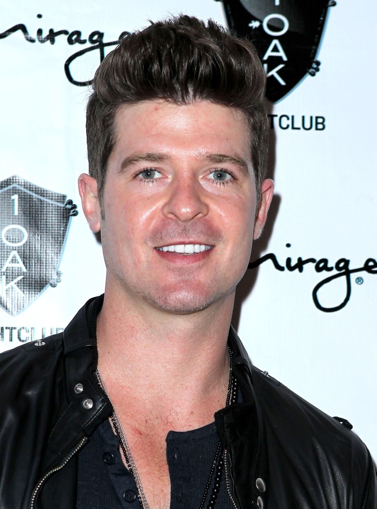 Robin Thicke;<br>Robin Thicke Performs at 1 Oak Nightclub
