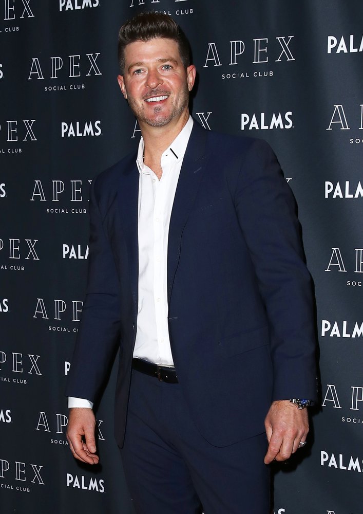 Robin Thicke Hosts Apex Social Club Las Vegas