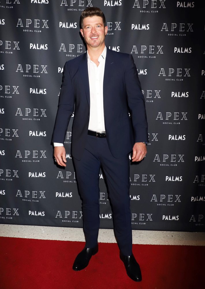 Robin Thicke Hosts Apex Social Club Las Vegas