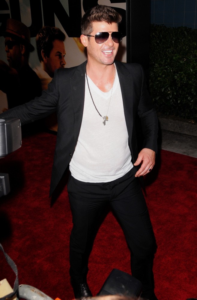 Robin Thicke;<br>World Premiere of 2 Guns - Arrivals