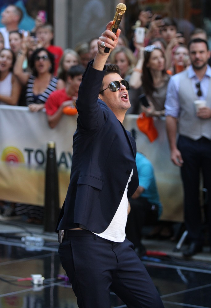 Robin Thicke;<br>Robin Thicke Performs During The NBC Toyota Concert Series on The Today