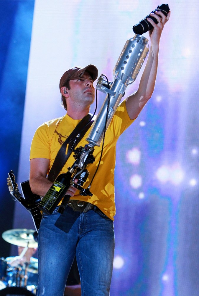 Rodney Atkins;<br>The 2009 CMA Music Festival - Day 2 - The Ultimate Country Music Fan Experience