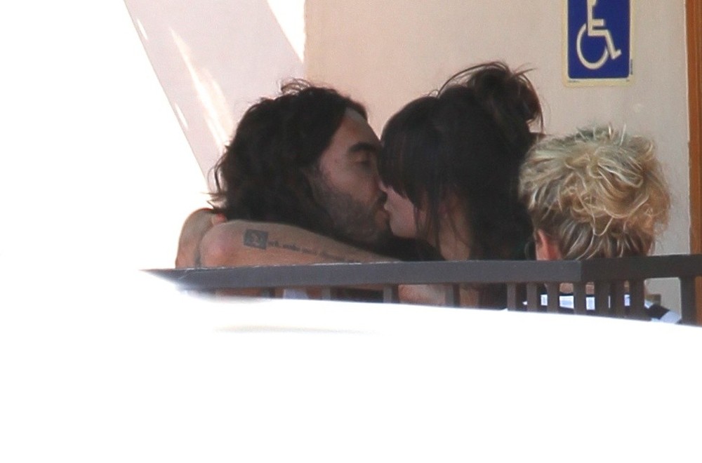Russell Brand;<br>Russell Brand at Urth Caffe with Friends
