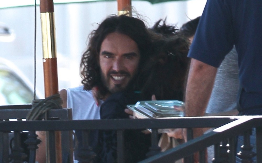 Russell Brand;<br>Russell Brand at Urth Caffe with Friends
