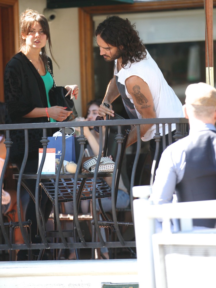 Russell Brand;<br>Russell Brand at Urth Caffe with Friends