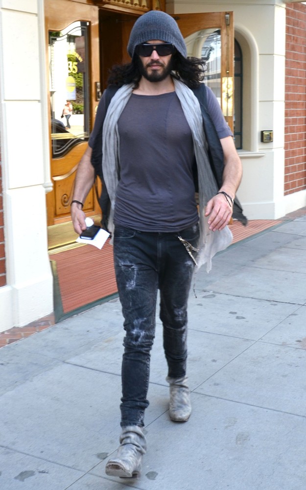 Russell Brand;<br>Russell Brand Leaves Roxberry Cafe