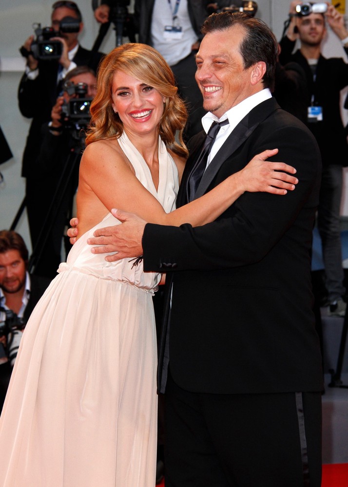 Angelica Russo;Gabriele Muccino;<br>The 69th Venice Film Festival - To the Wonder - Premiere - Red Carpet