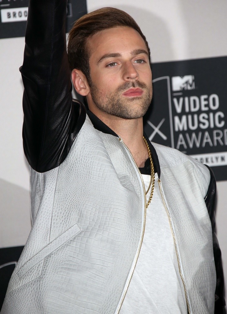 ryan lewis picture 18 2013 mtv video music awards press room ryan lewis picture 18 2013 mtv video music awards press room