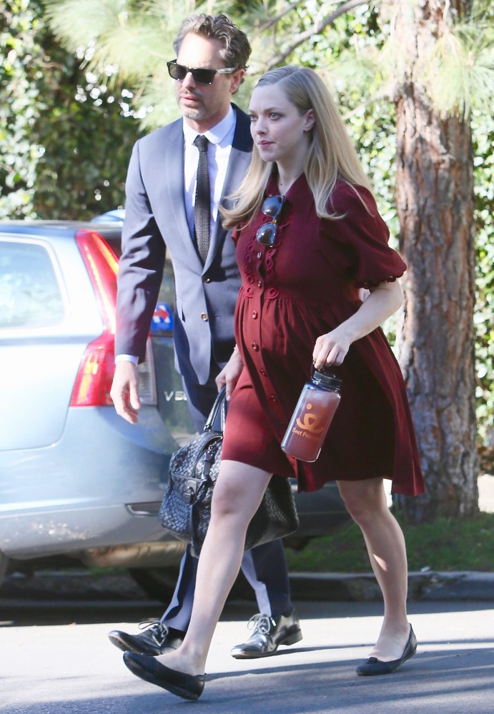 Amanda Seyfried Out with Thomas Sadoski