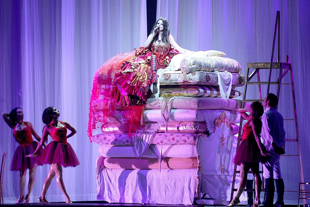 Sarah Brightman;<br>Sarah Brightman Performing Live