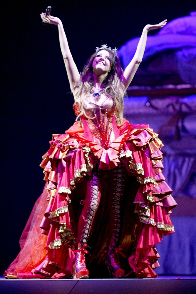 Sarah Brightman;<br>Sarah Brightman Performing Live