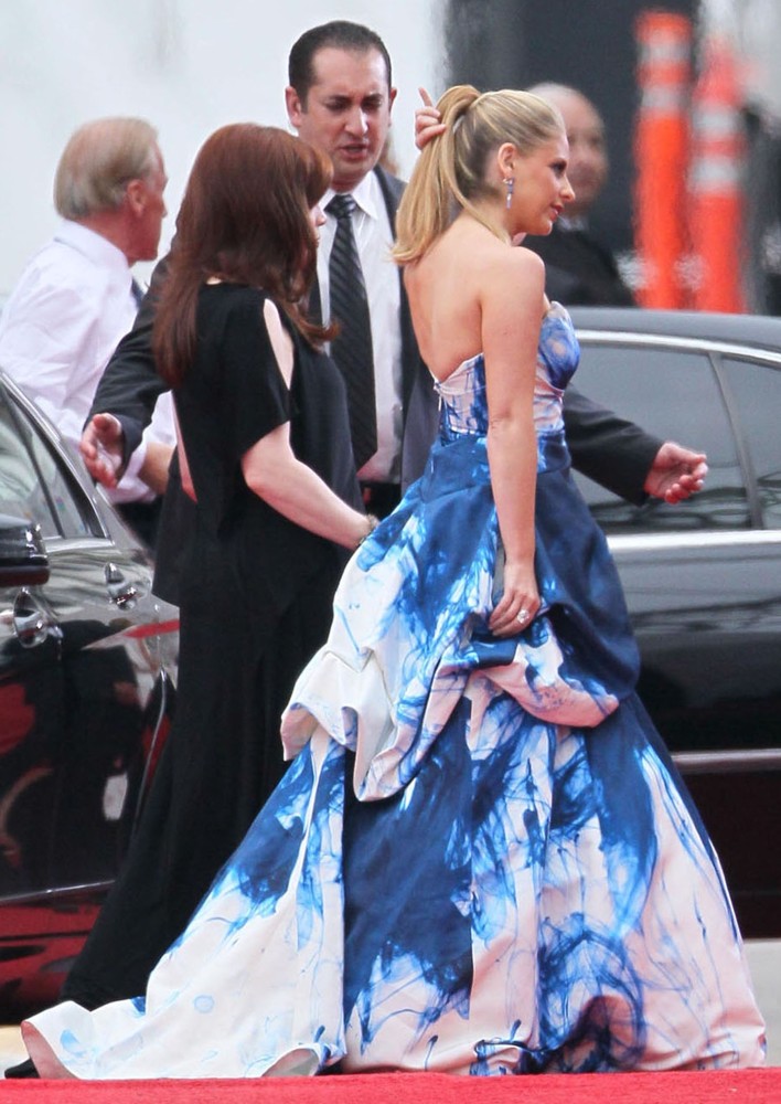Sarah Michelle Gellar;<br>The 69th Annual Golden Globe Awards - Arrivals