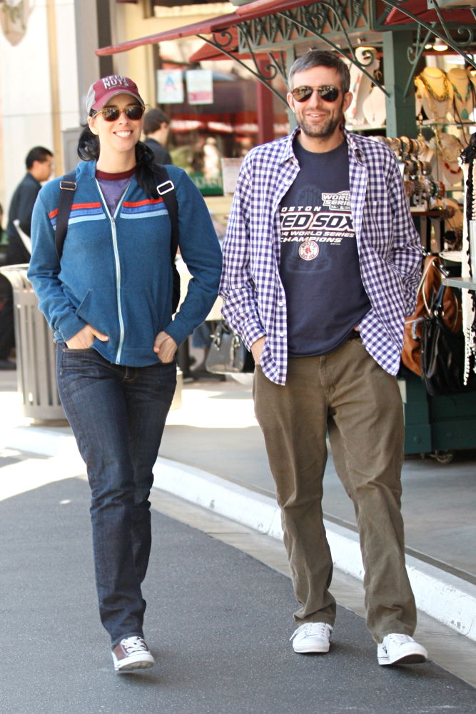 Pics Sarah Silverman Enjoys PDA With New Boyfriend