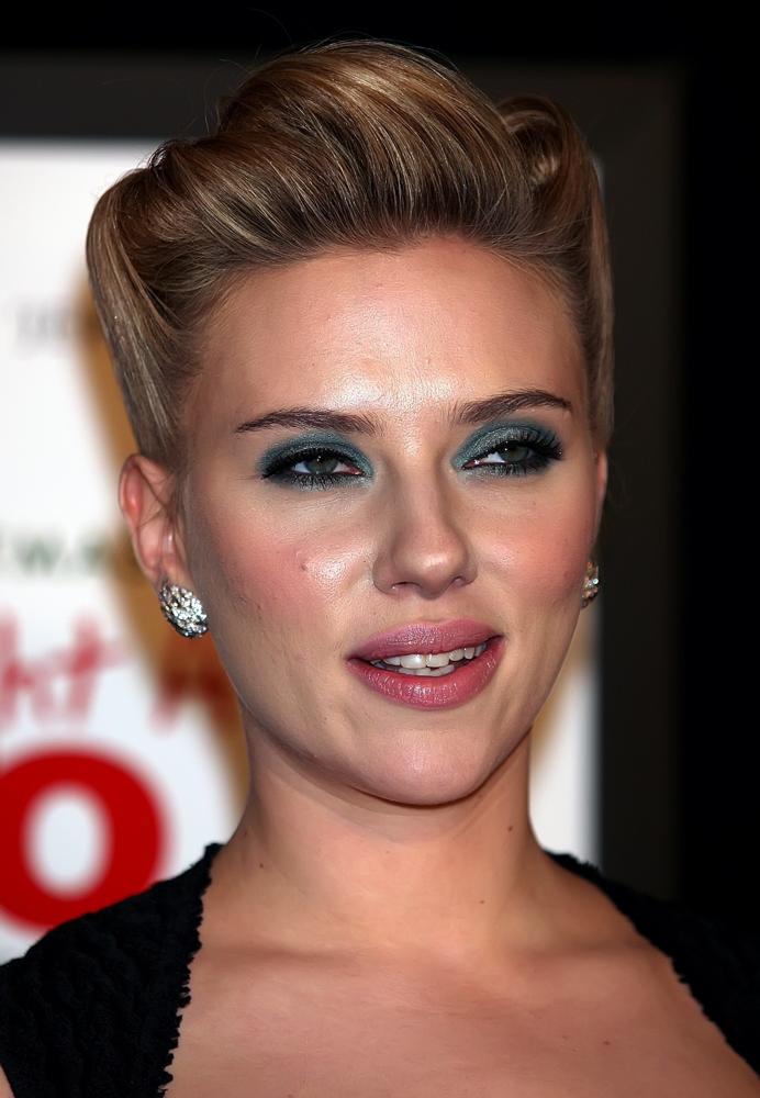 Scarlett Johansson<br>New York Premiere of We Bought a Zoo - Arrivals