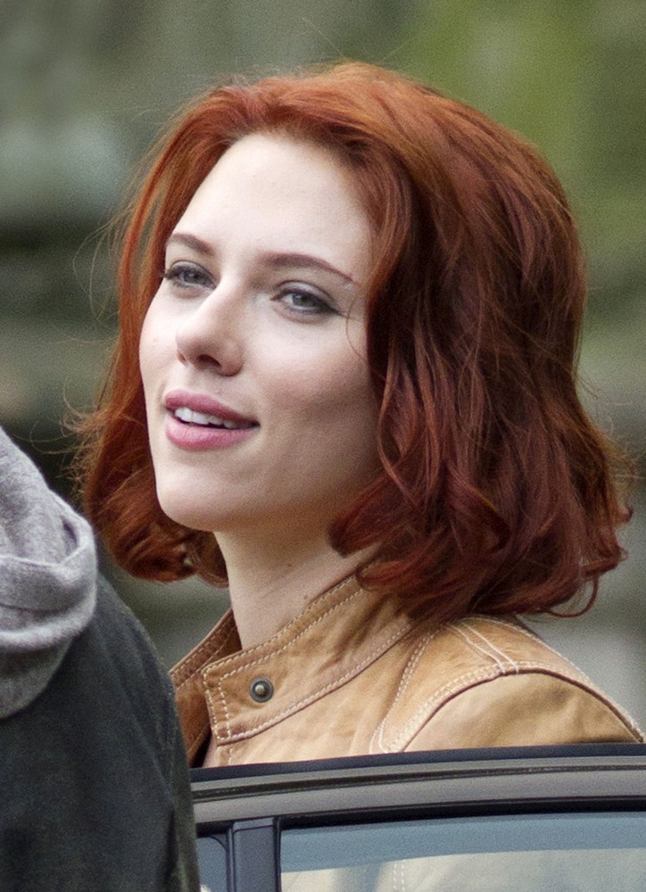 Scarlett Johansson Picture 146 Actors on The Set of The Avengers