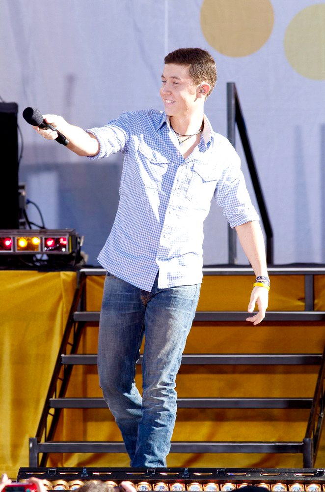 Scotty McCreery;<br>American Idol Season 10 Cast Performs on ABC's Good Morning America as Part of Their Summer Concert