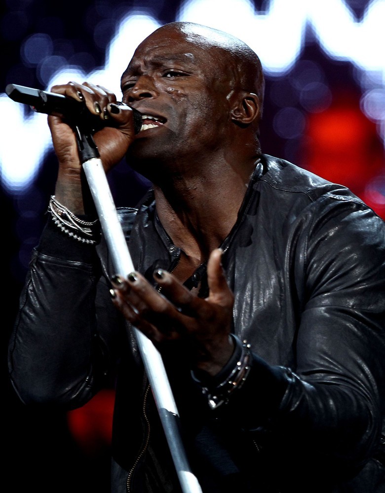 Seal;<br>Seal Performing