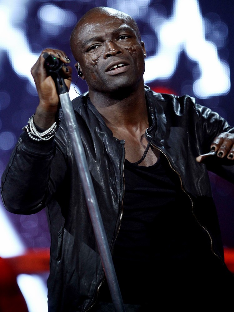 Seal;<br>Seal Performing