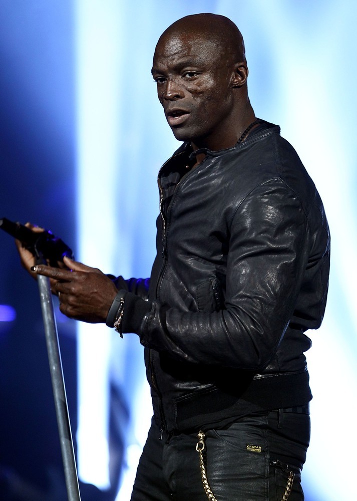 Seal;<br>Seal Performing