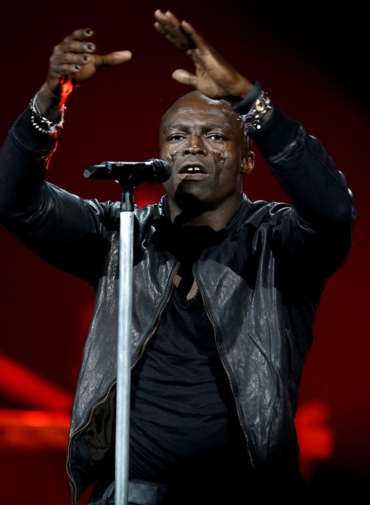 Seal;<br>Seal Performing