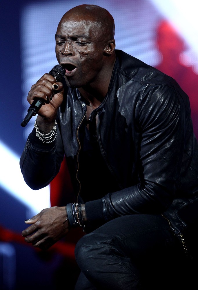 Seal;<br>Seal Performing