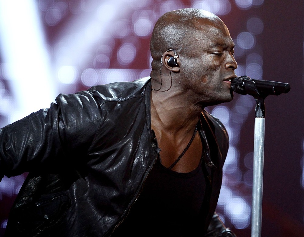 Seal;<br>Seal Performing