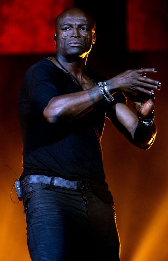 Seal;<br>Seal Performing