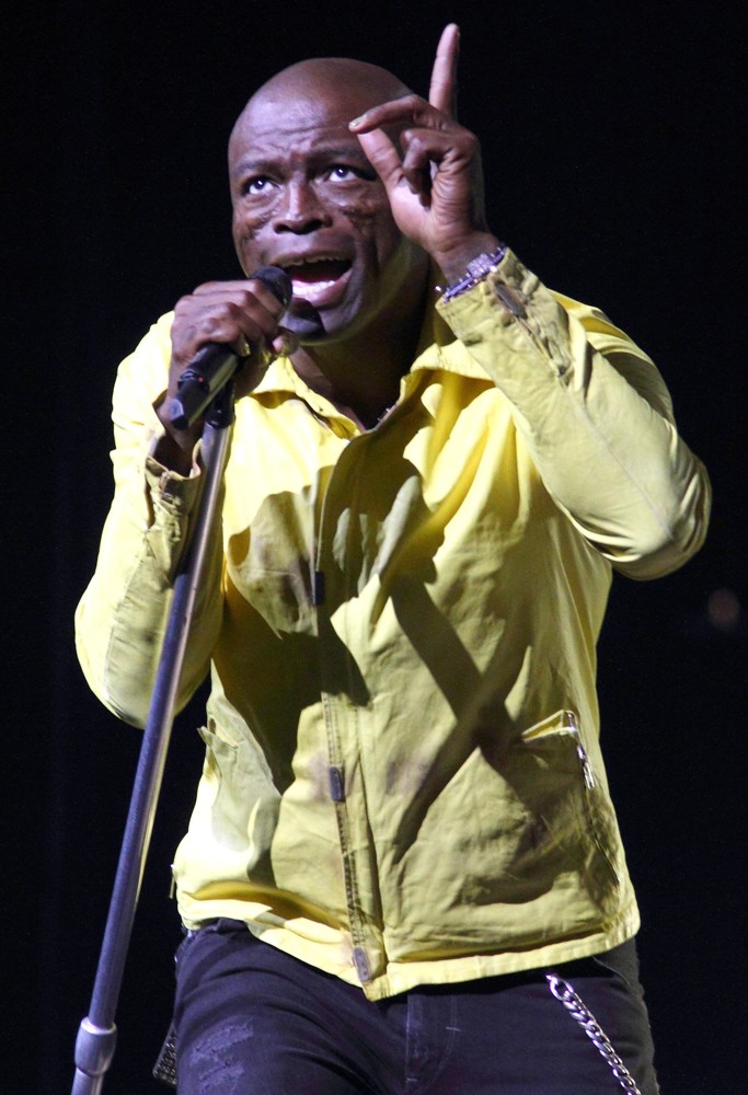 Seal;<br>Seal Performs Live